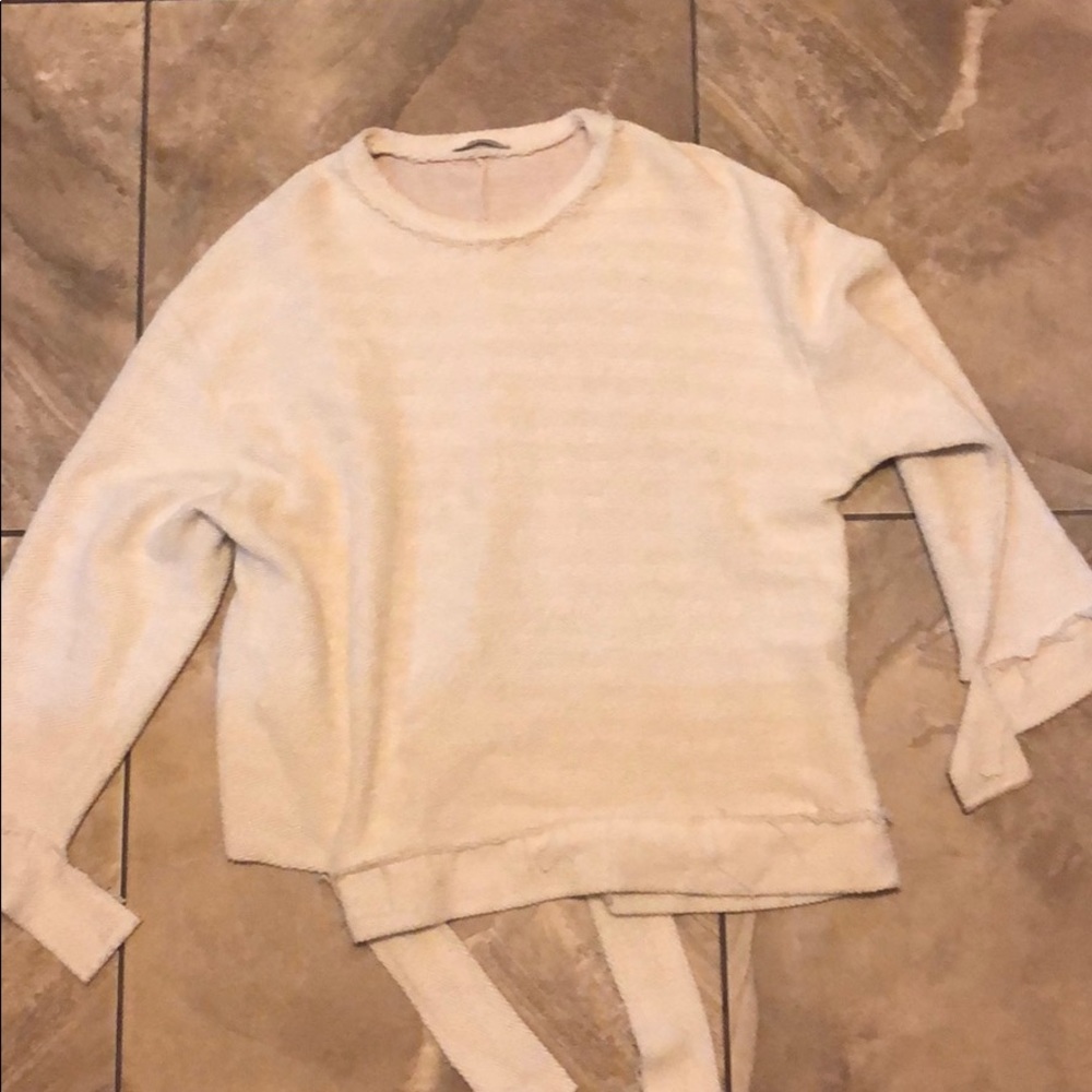 ZARA RAW HEM SWEATER